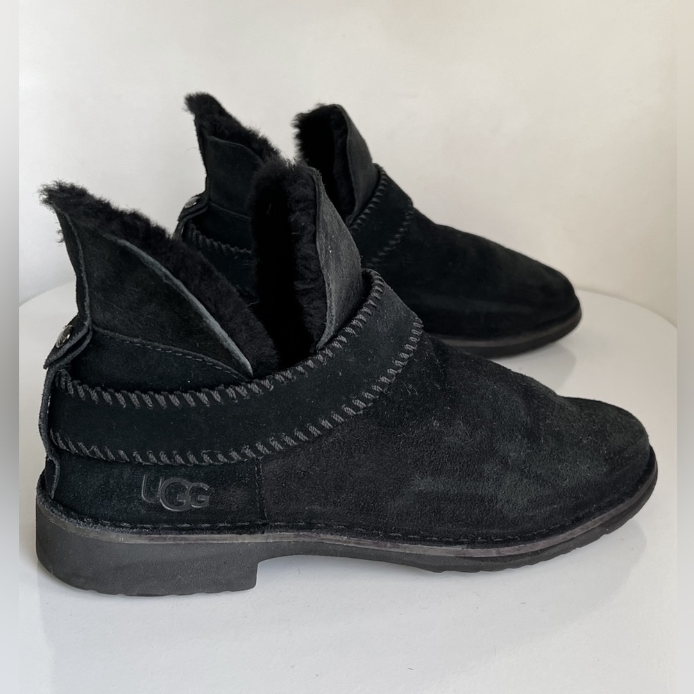 UGG McKay Ankle Sheer Lined Black Booties Women’s Size 9 Ankle Boots